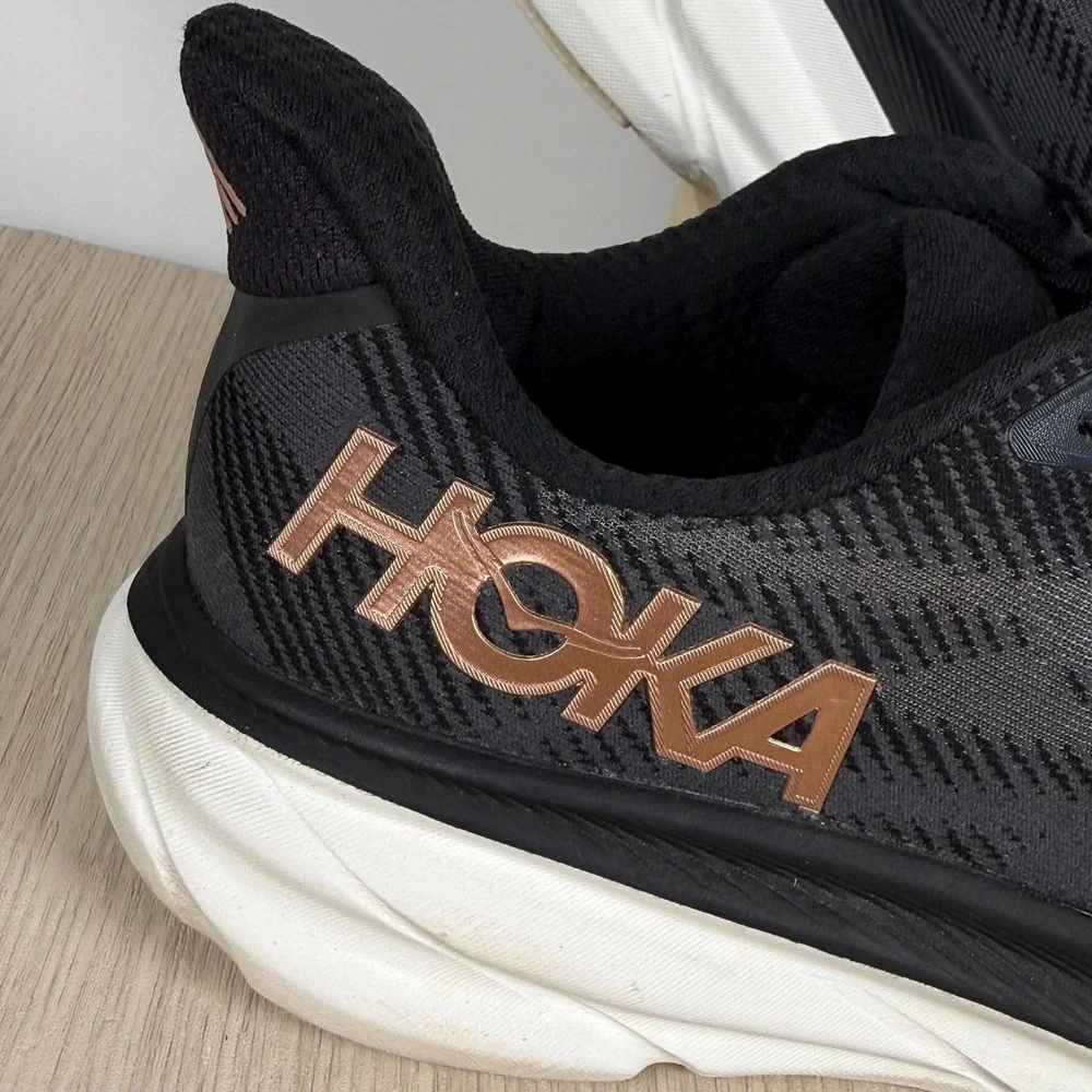 Hoka One One smooth gold underfoot